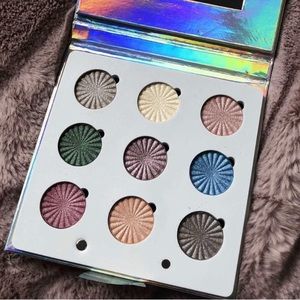 NEW - OFRA Cosmetics Eyeshadow Palette (Glitch 2000)